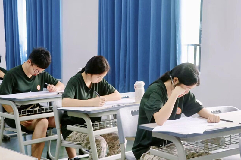 广州金领技工学校