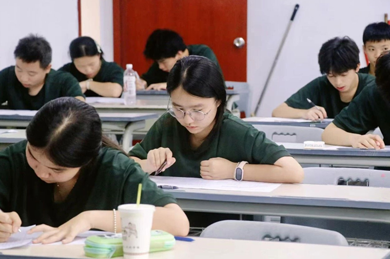 广州金领技工学校